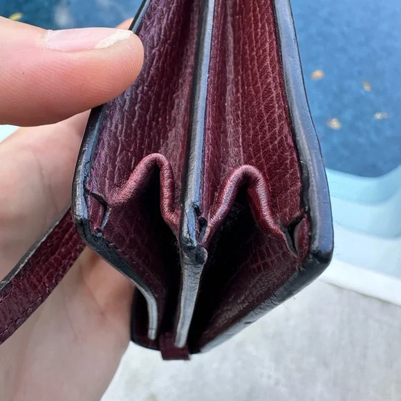 Loewe 🤍 Maroon Textured Leather Clutch - Picture 5 of 14